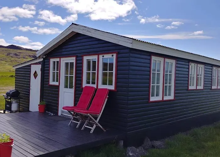 Cosy Cottage-Alfabakki-With Hot Tub