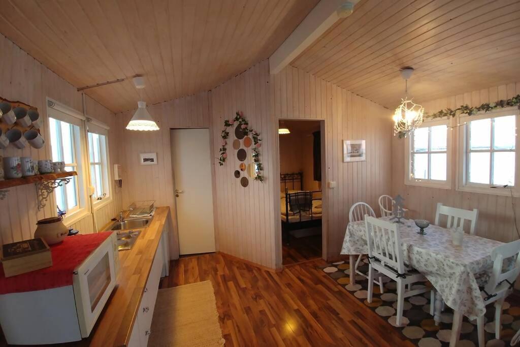 Cosy Cottage-alfabakki-with Hot Tub Holiday home *
