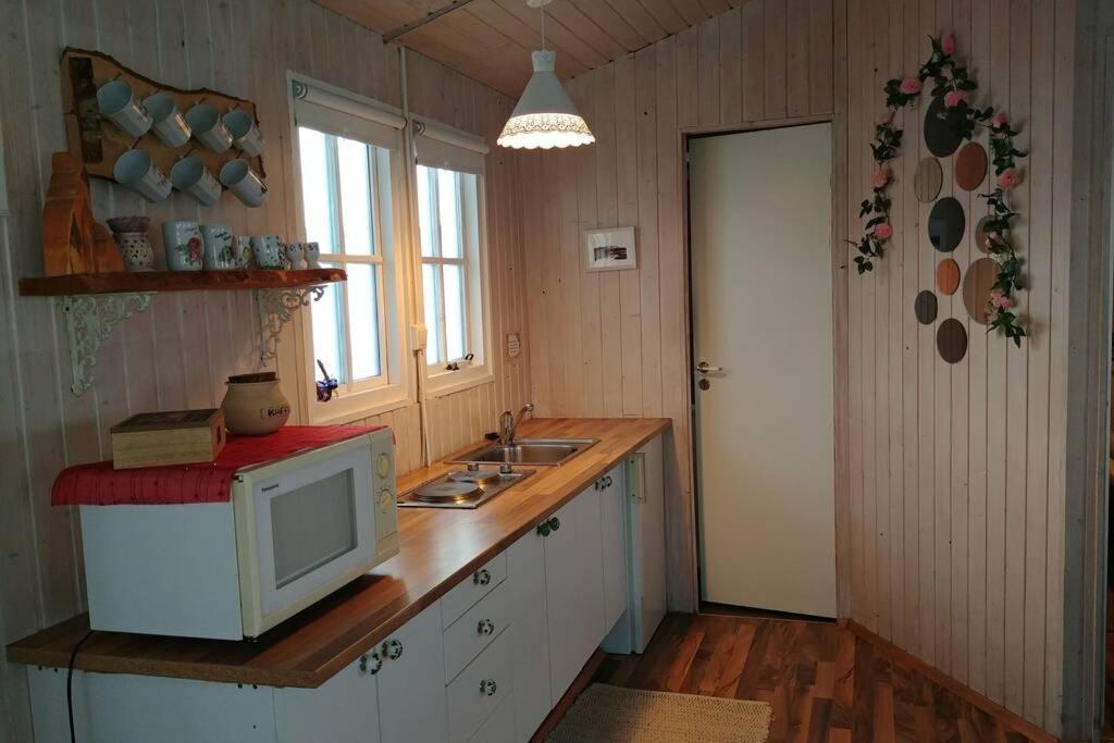 Cosy Cottage-alfabakki-with Hot Tub